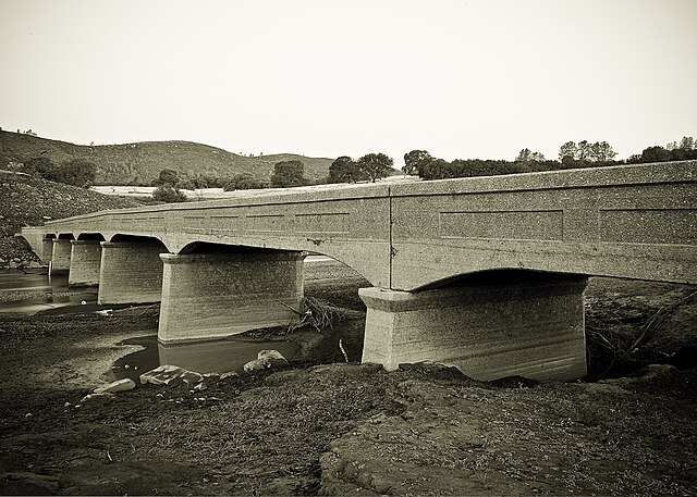 The scenic expanse of Salmon Falls, introducing its beauty and geographical significance.